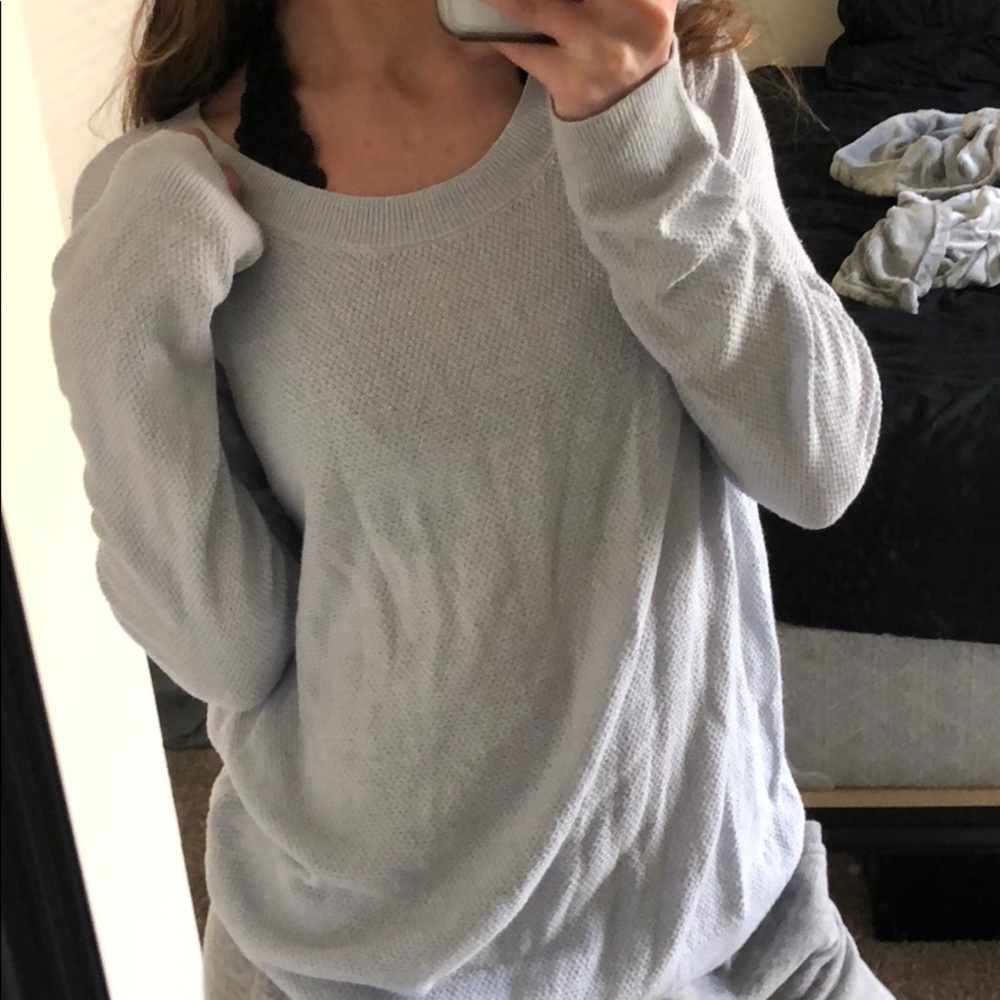Cozy light blue pullover ☁️